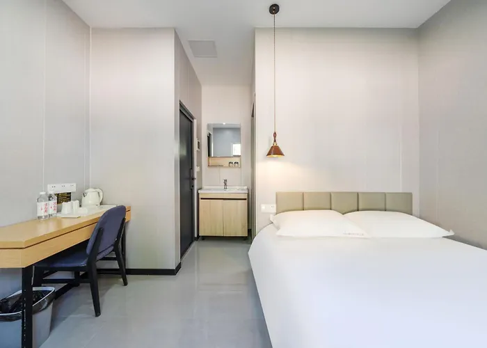 栖云居酒店 上海浦东机场店shanghai Qiyunju Hotel - 24-Hour Free Airport Pick-Up And Drop-Off Airport, 24-Hour Professional Butler Service, Spacious Room Layout With Great Sense Of Space, Relaxing Spa Massage Service